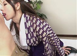 Very hairy Japanese housewife begs to have her pussy licked